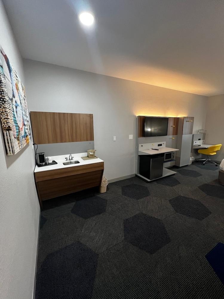 Microtel Inn And Suites By Wyndham Opelika Exteriör bild