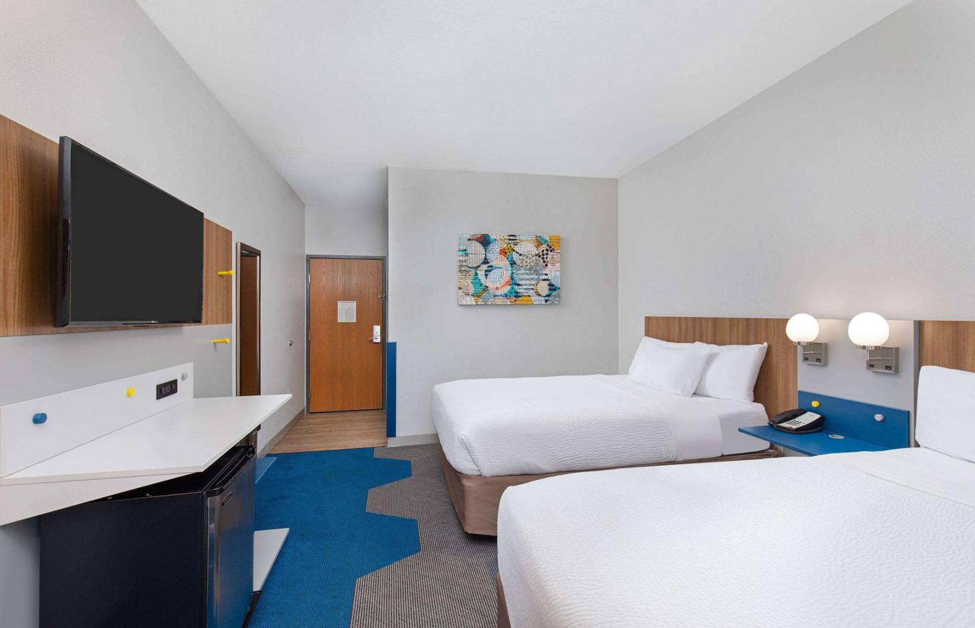 Microtel Inn And Suites By Wyndham Opelika Exteriör bild