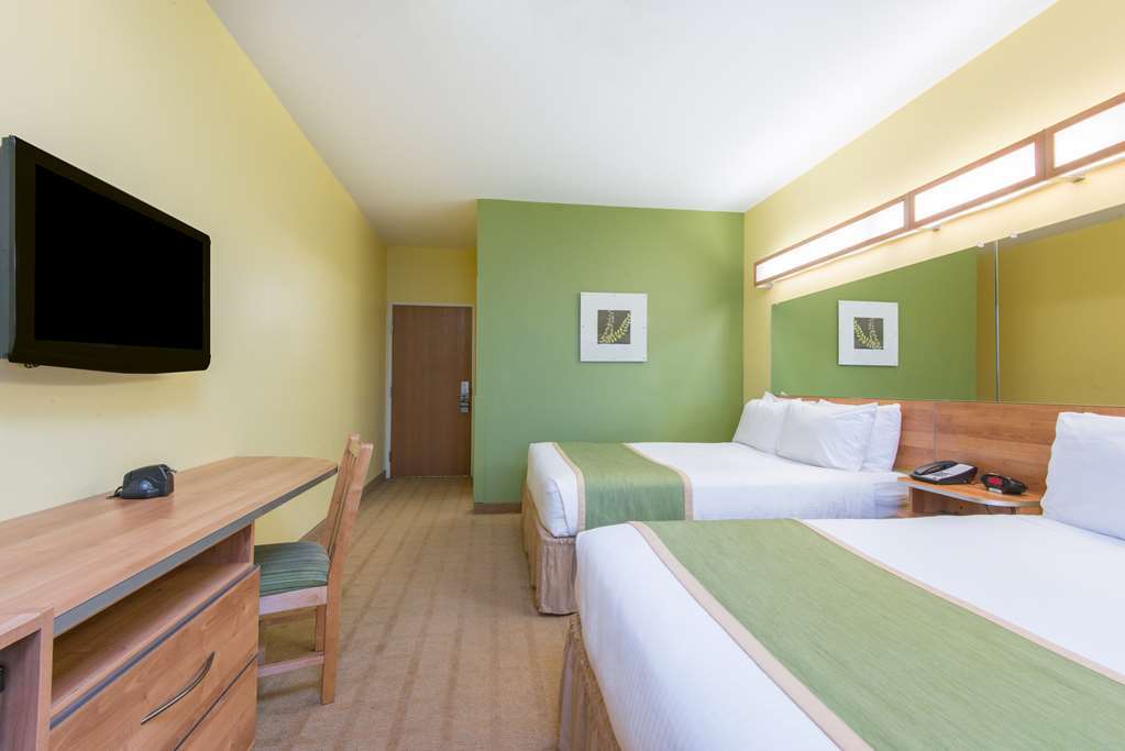 Microtel Inn And Suites By Wyndham Opelika Rum bild