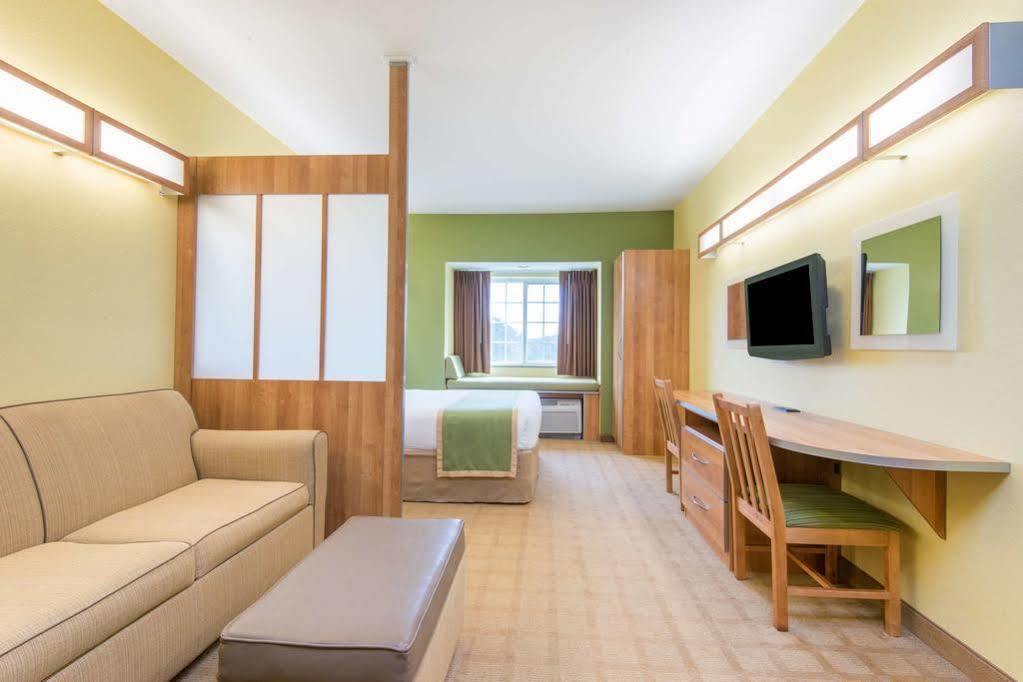 Microtel Inn And Suites By Wyndham Opelika Exteriör bild